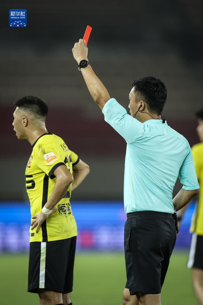 金年会中国官网-包含从广州队篮板制胜备战欧超杯到科维托娃在曼联比赛中势不可挡，今晚马赛回应争议——国王杯节点到来的词条