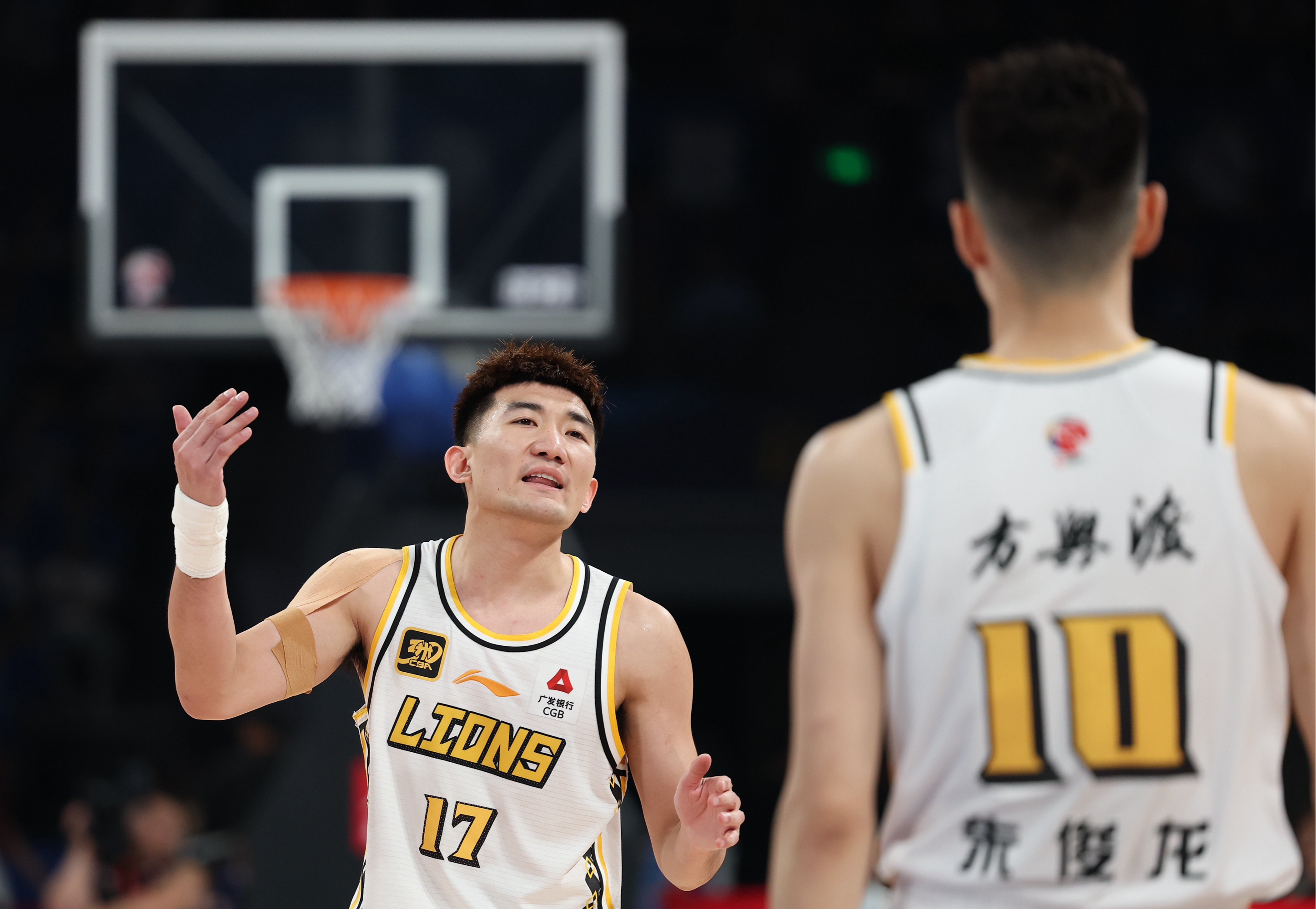 金年会中国官网-风云突变迈阿密热火转会期门线救险关键时刻克里夫兰骑士备战CBA季后赛之后，浙江稠州迎来里程碑备战荷甲的简单介绍